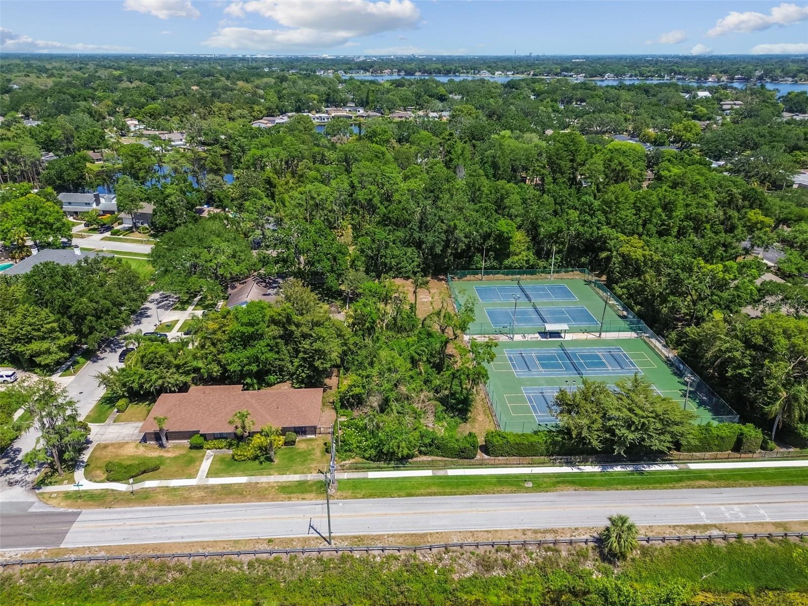 Listing photo id 32 for 10408 Butia Place