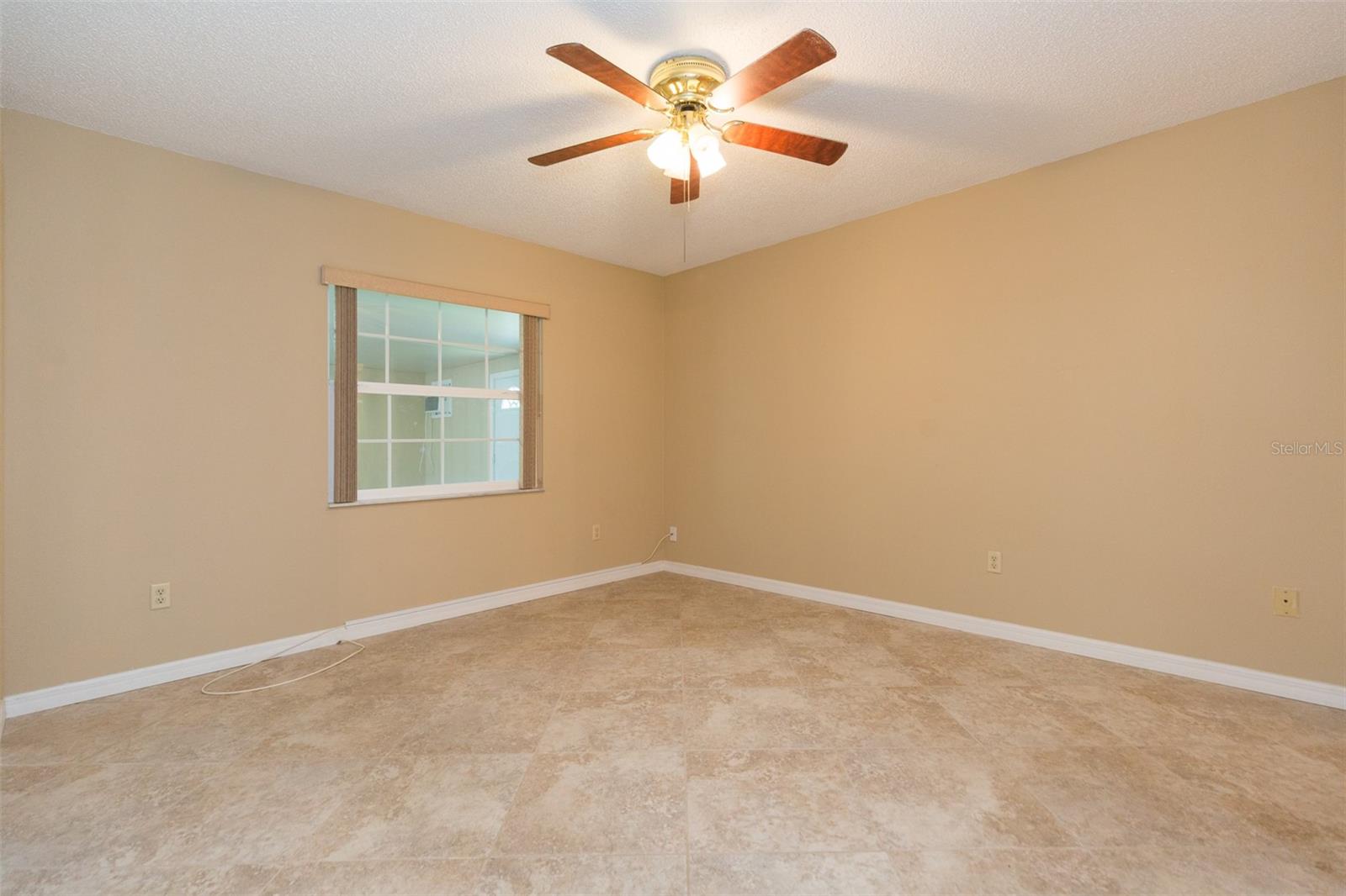 Image 18 of 68 For 39055 9th Avenue