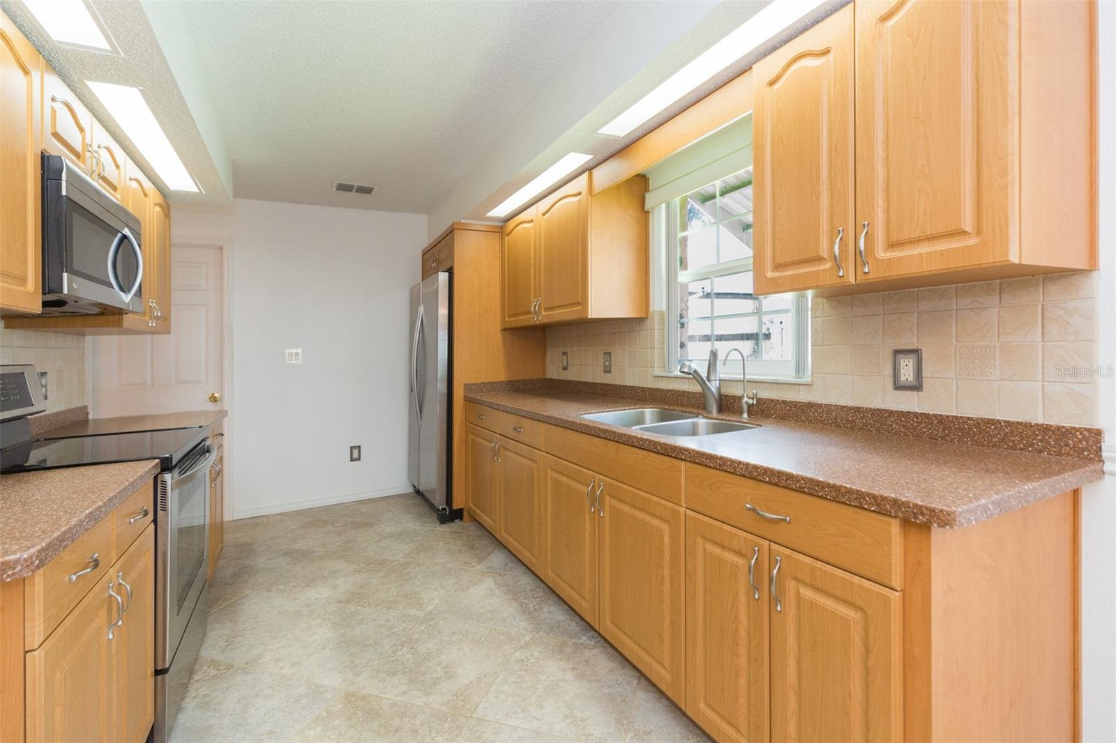 Image 30 of 68 For 39055 9th Avenue