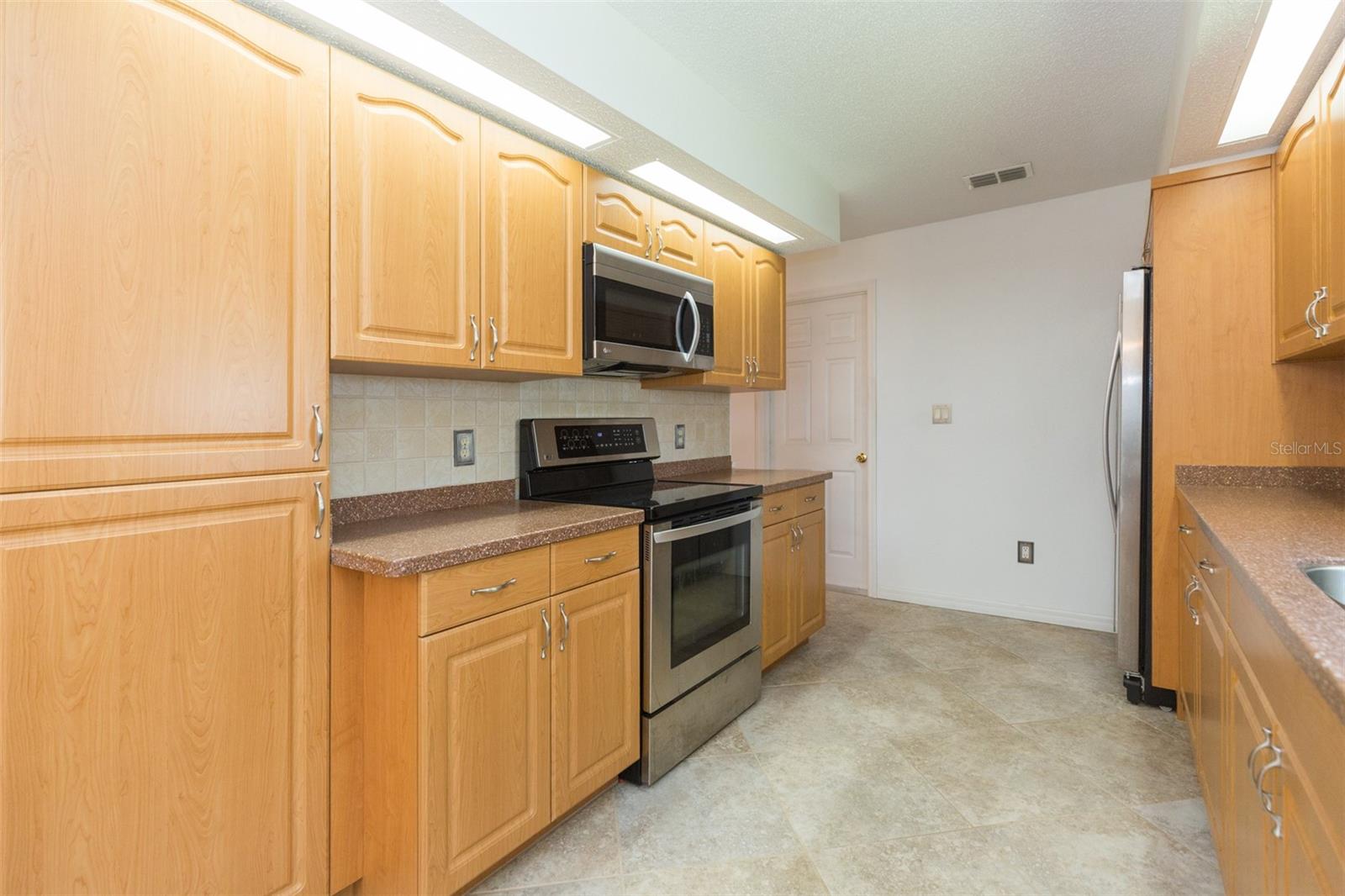 Image 31 of 68 For 39055 9th Avenue