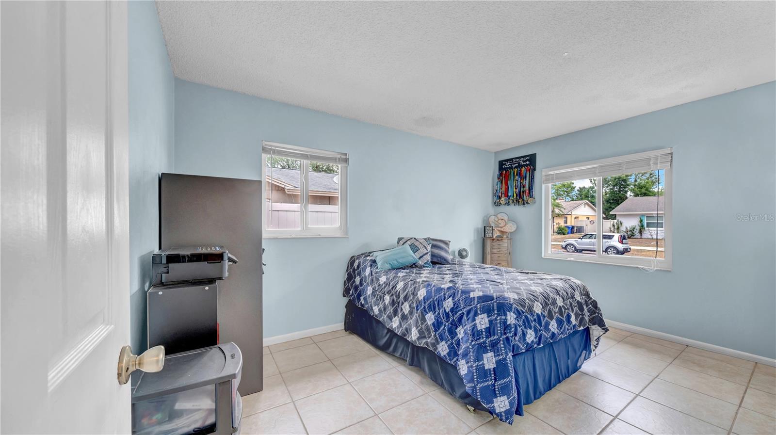 Image 18 of 26 For 812 Regent Circle S