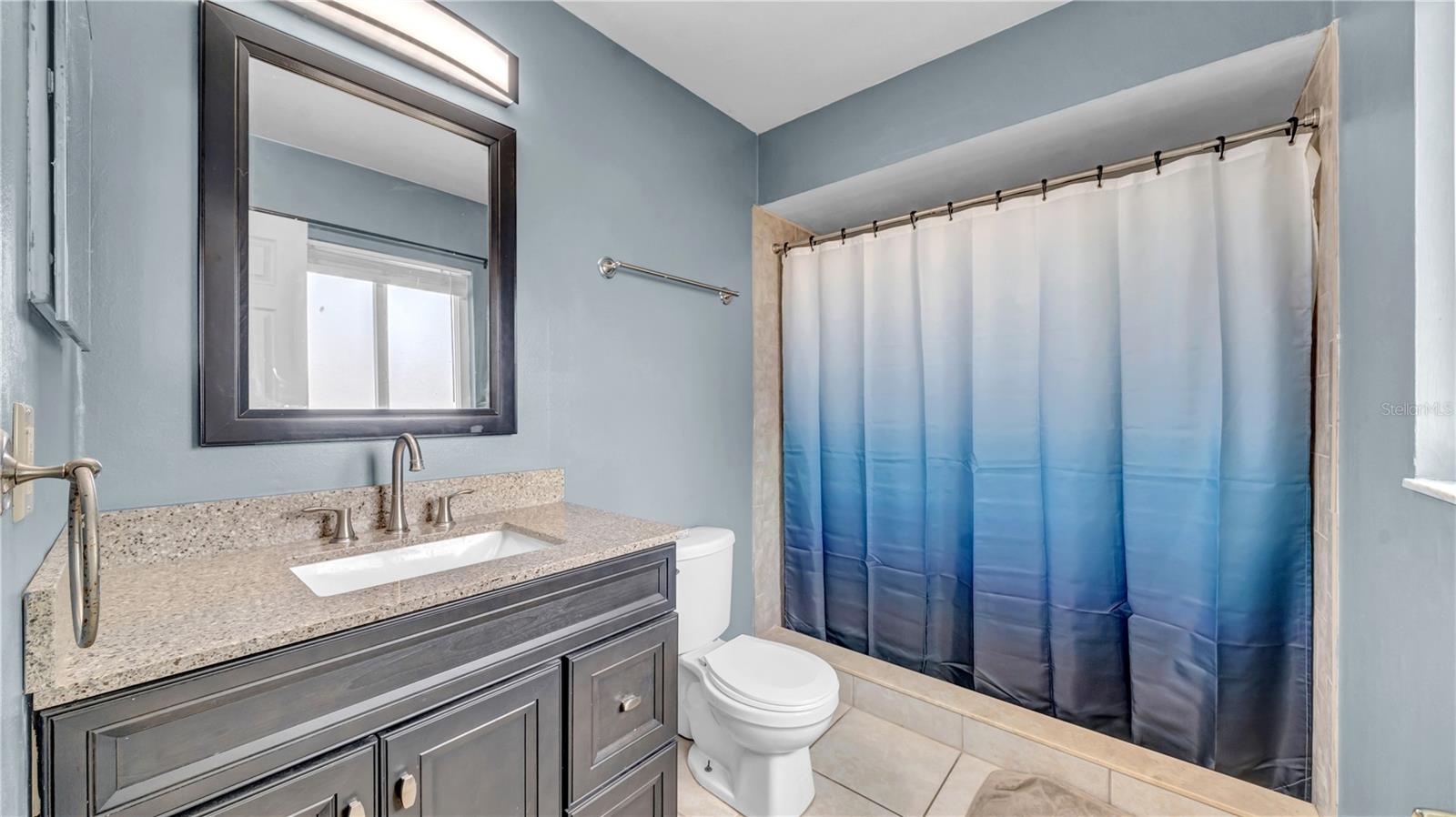 Image 22 of 26 For 812 Regent Circle S