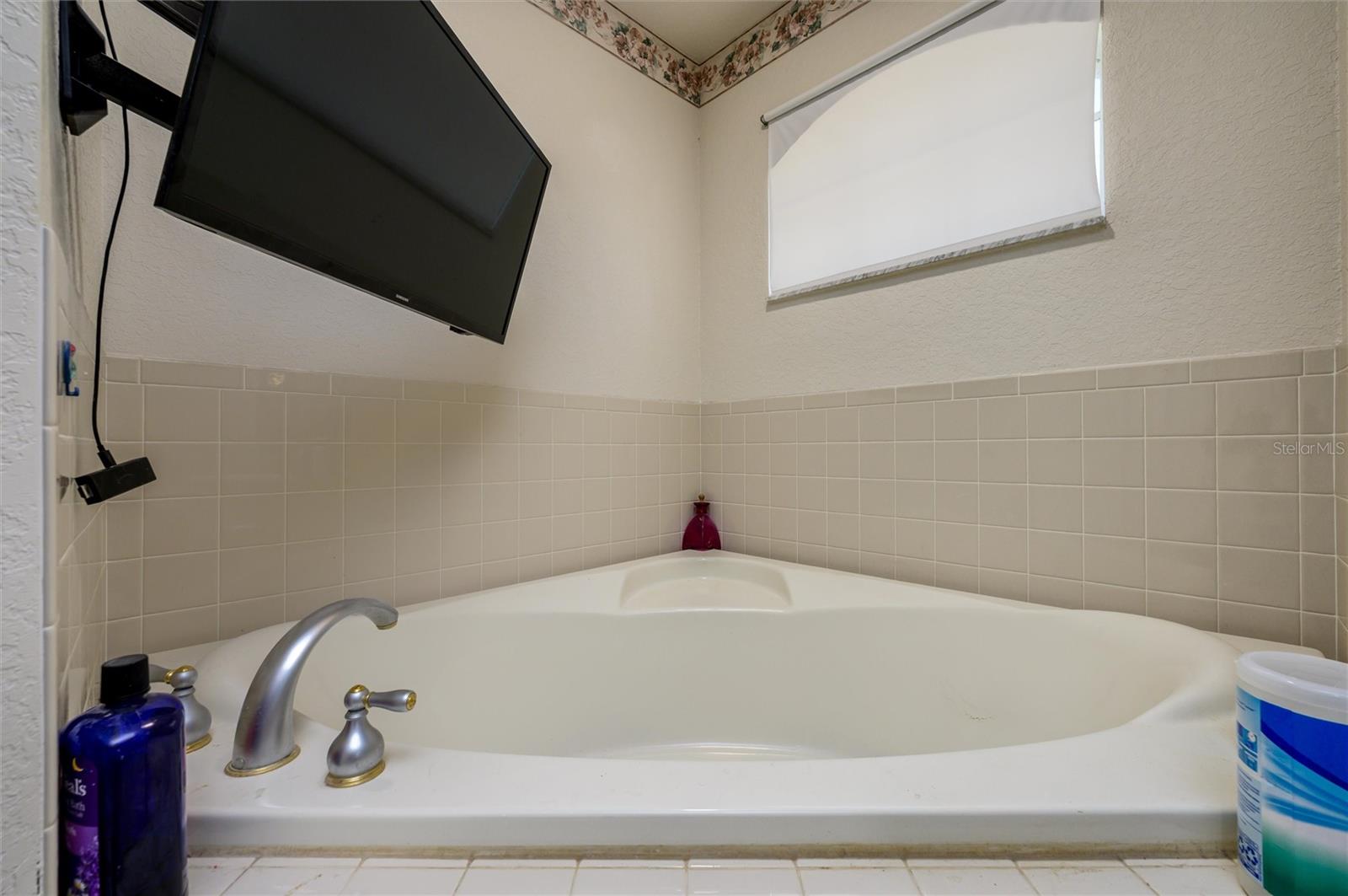 Image 17 of 38 For 10149 Briar Circle