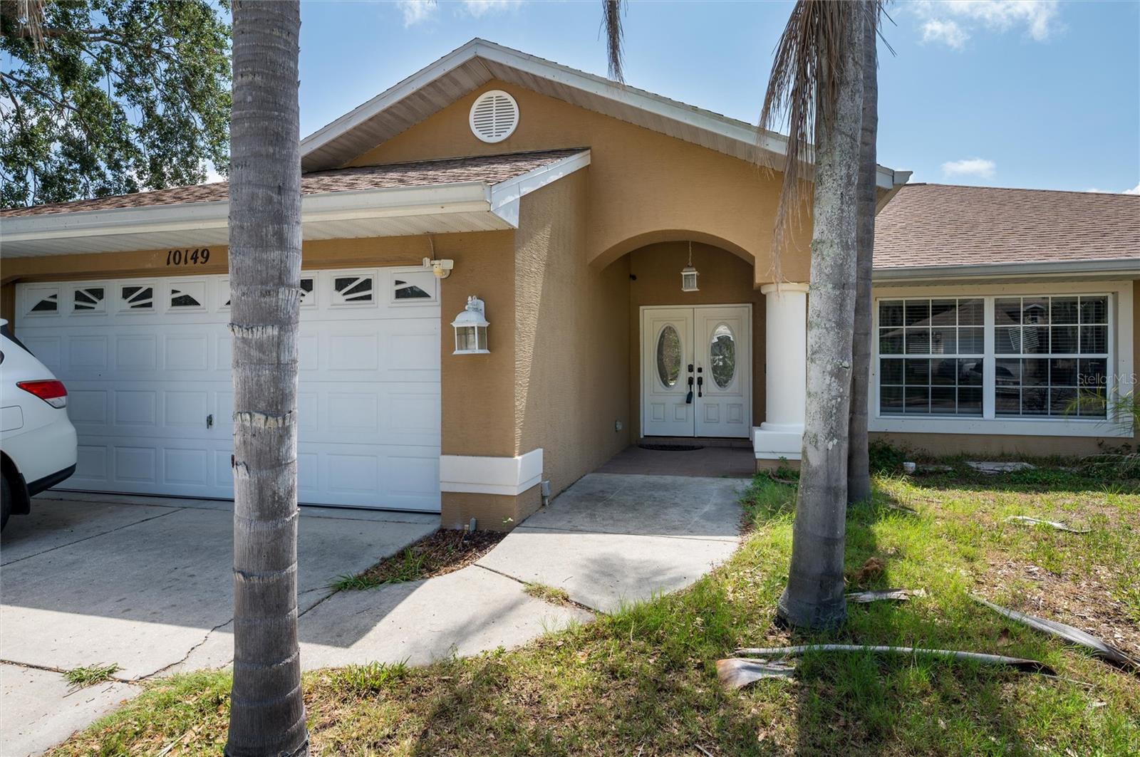 Image 4 of 38 For 10149 Briar Circle
