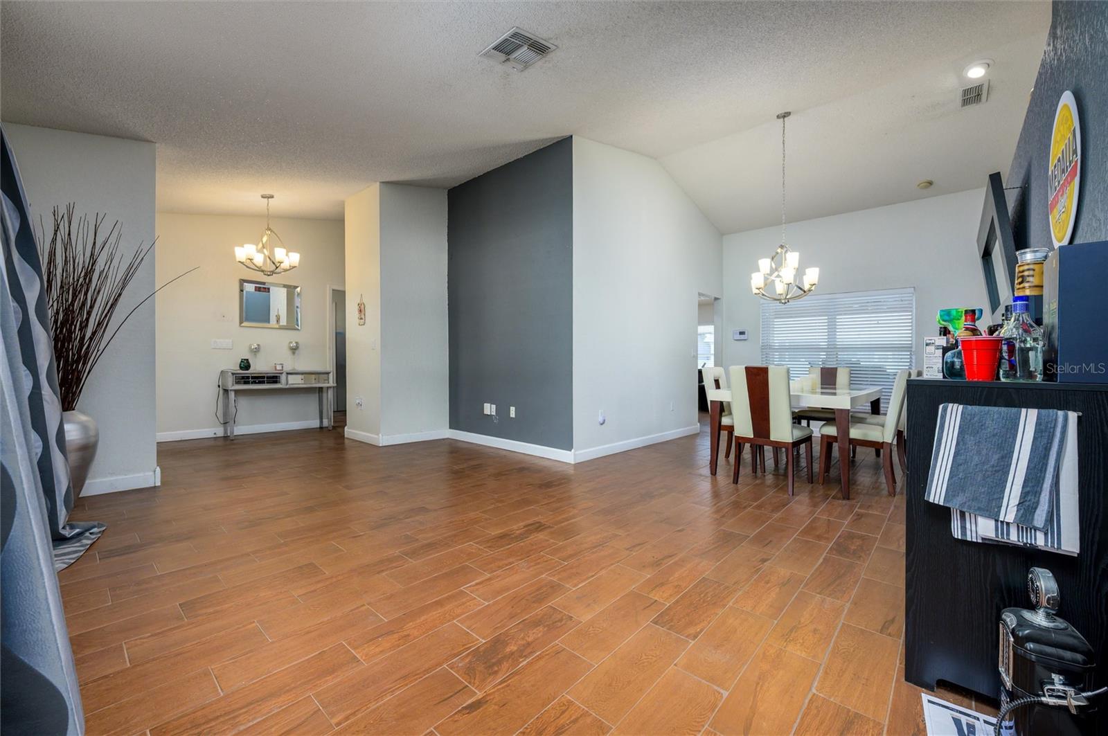 Image 6 of 38 For 10149 Briar Circle