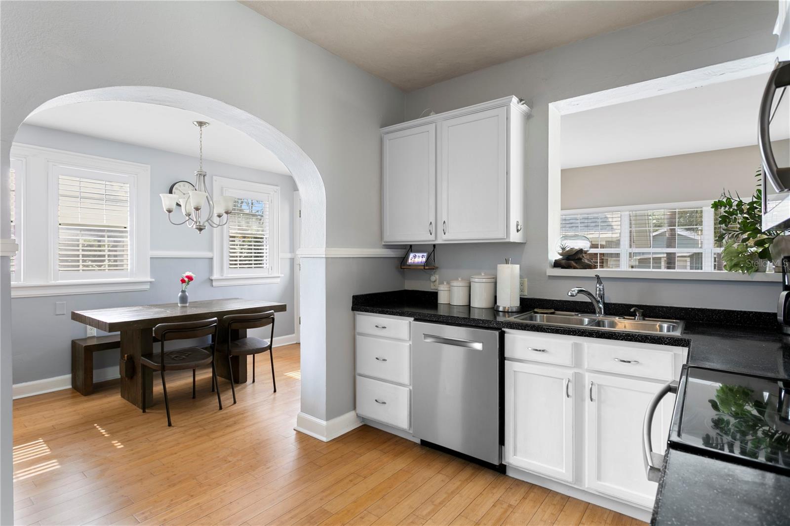 Image 22 of 55 For 126 14th Avenue Ne