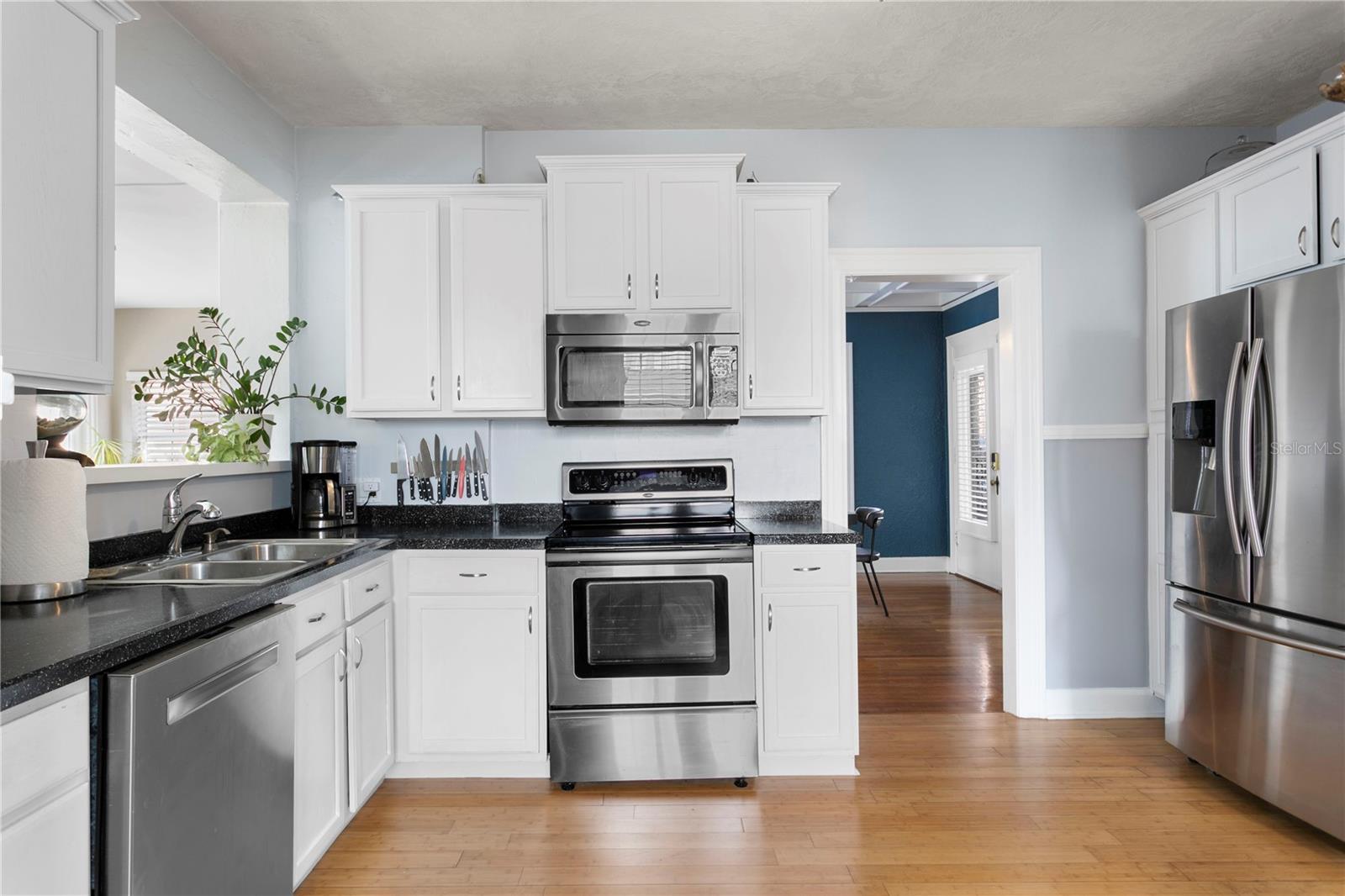 Image 23 of 55 For 126 14th Avenue Ne