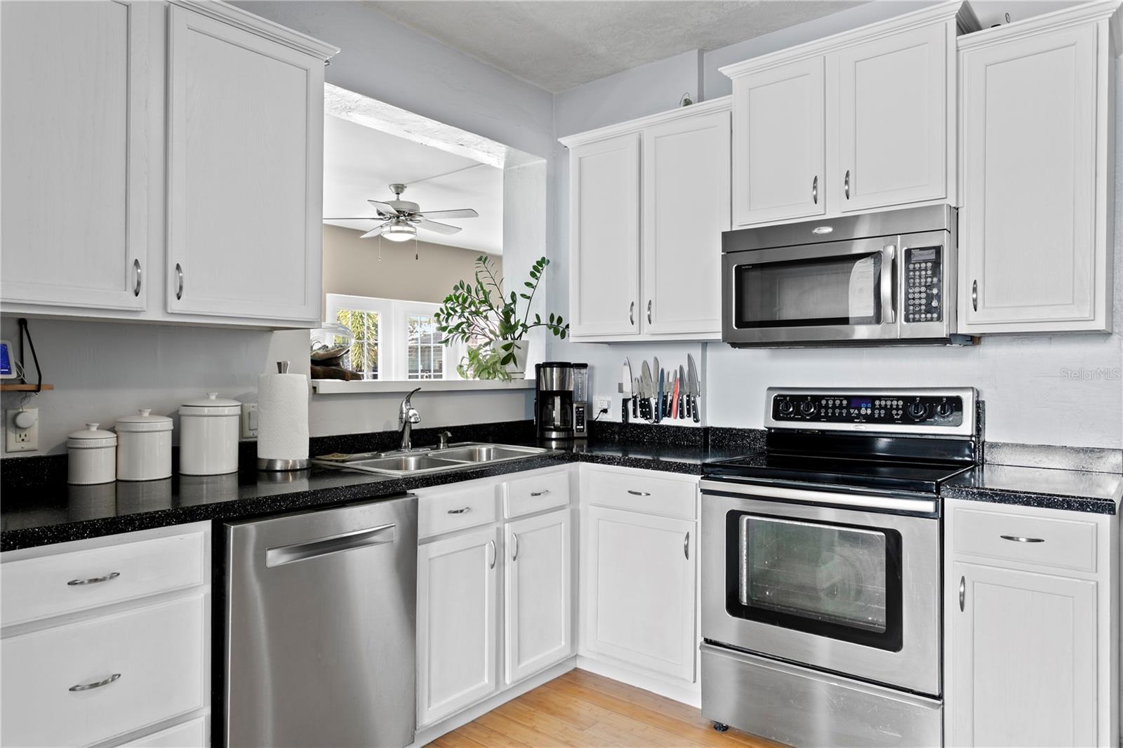 Image 24 of 55 For 126 14th Avenue Ne