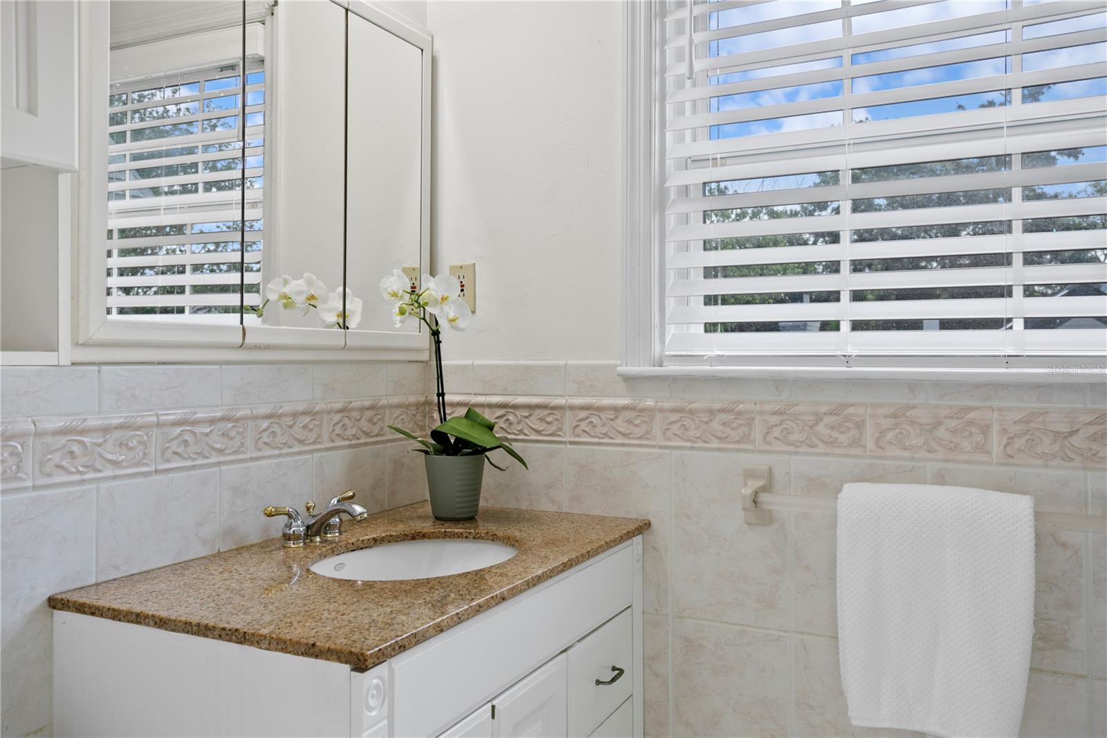 Image 33 of 55 For 126 14th Avenue Ne