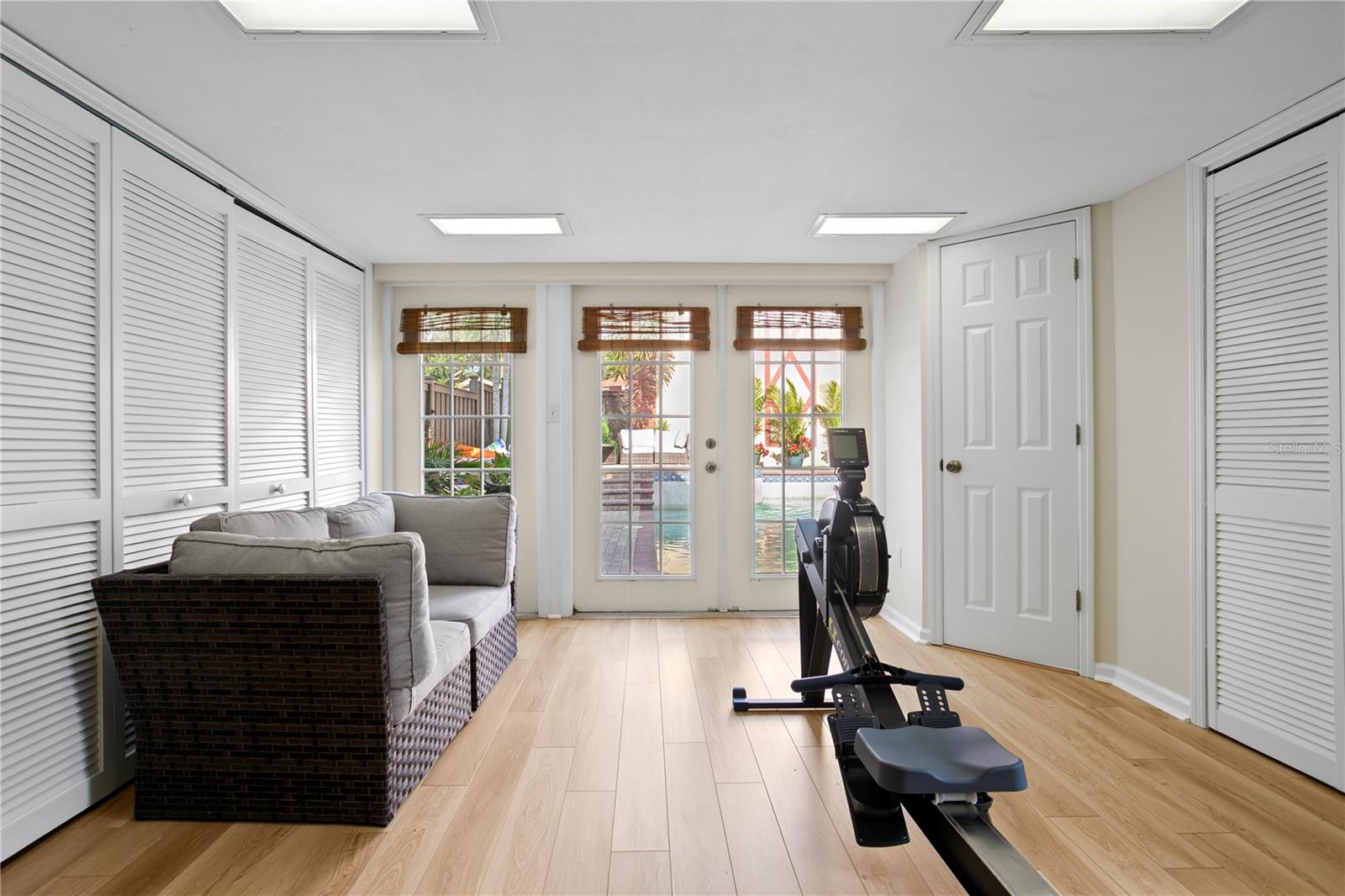 Image 42 of 55 For 126 14th Avenue Ne