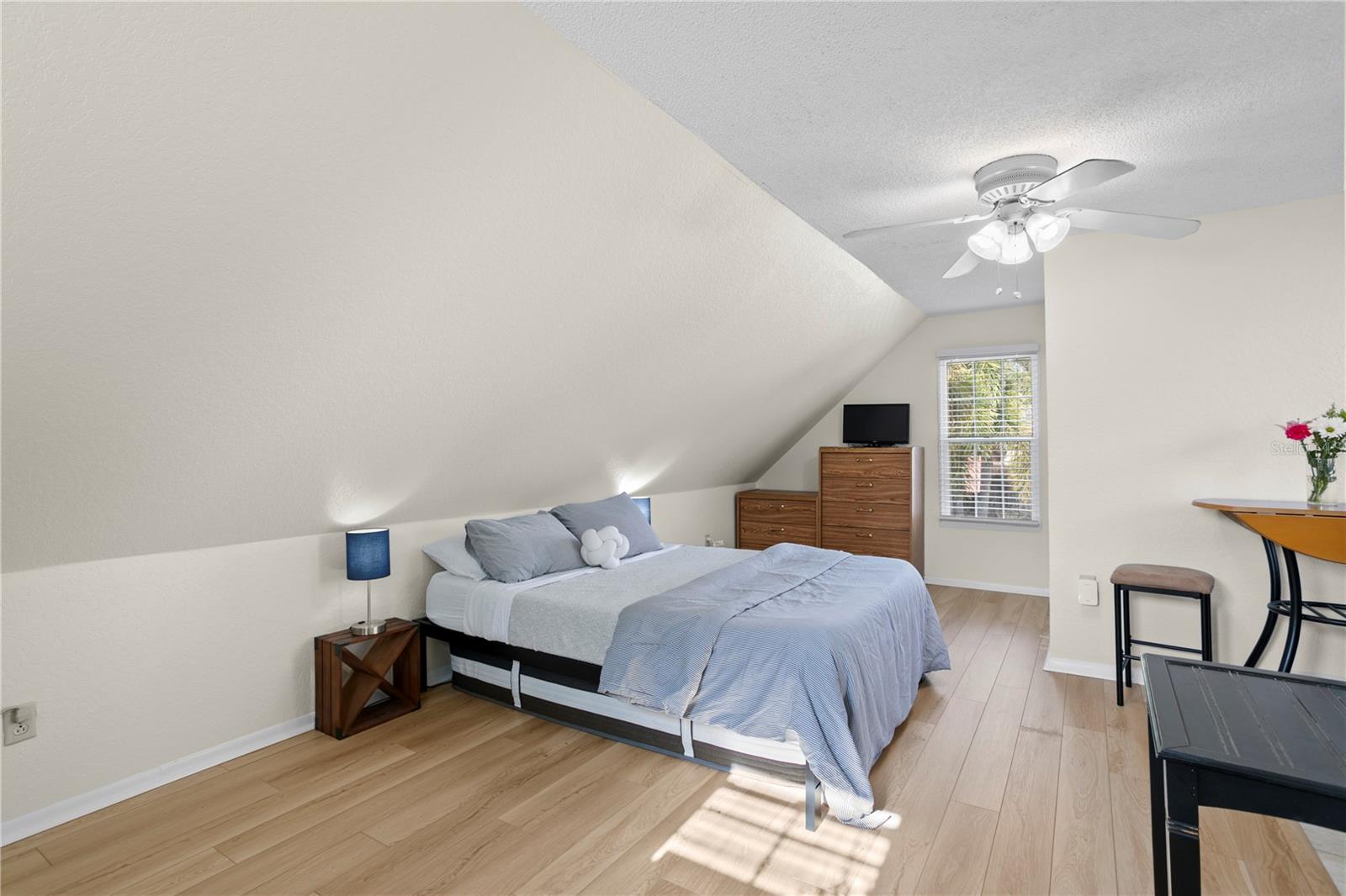 Image 49 of 55 For 126 14th Avenue Ne