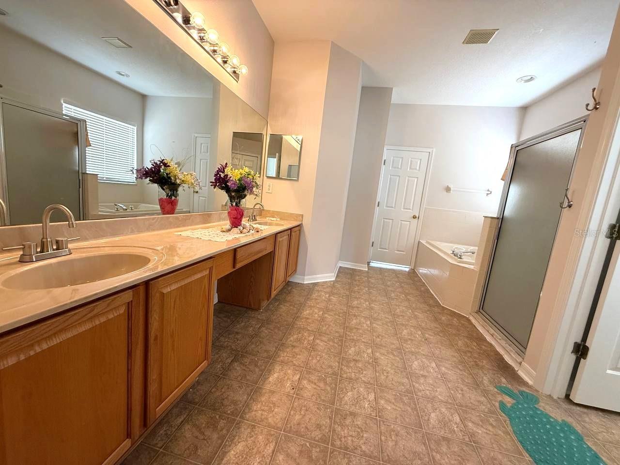 Image 6 of 30 For 11007 Hoffner Edge Drive