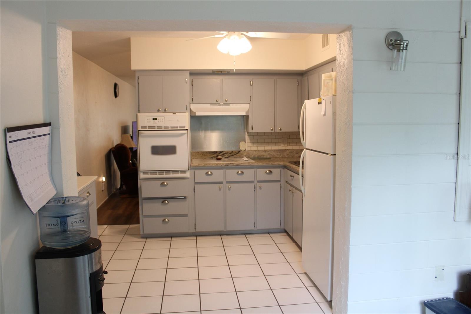 Listing photo id 18 for 2020 World Parkway Boulevard 12