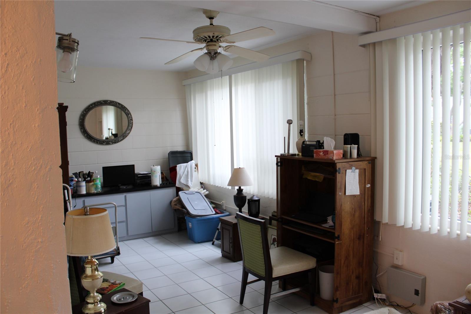 Listing photo id 21 for 2020 World Parkway Boulevard 12