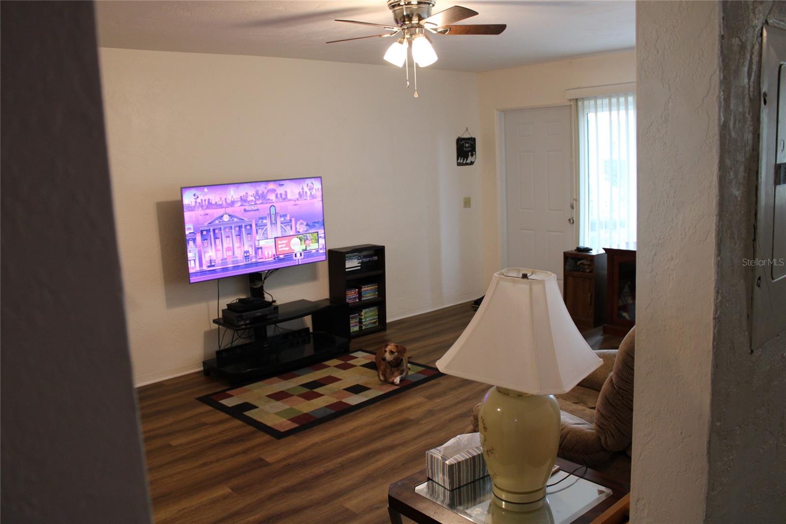 Listing photo id 29 for 2020 World Parkway Boulevard 12