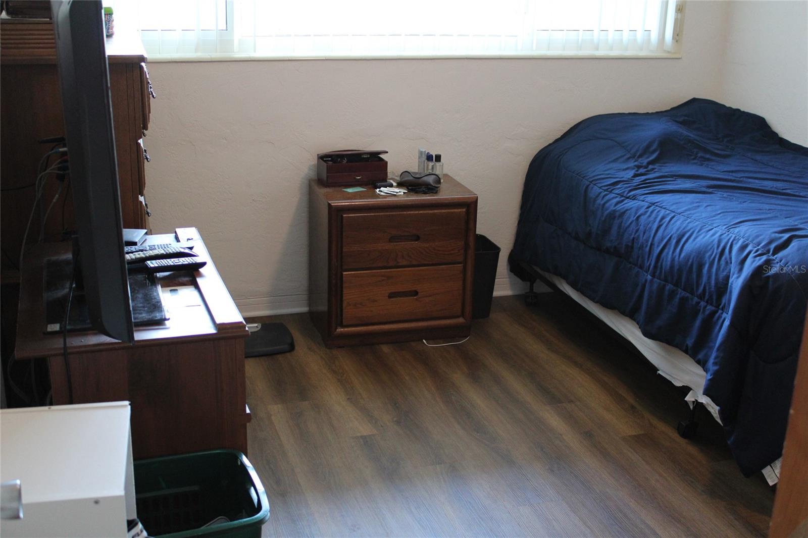 Listing photo id 5 for 2020 World Parkway Boulevard 12