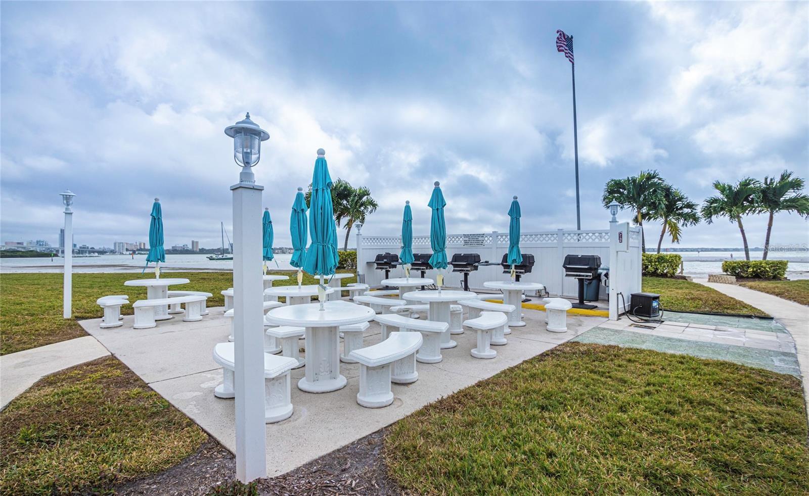 Image 15 of 30 For 845 Gulfview Boulevard 110