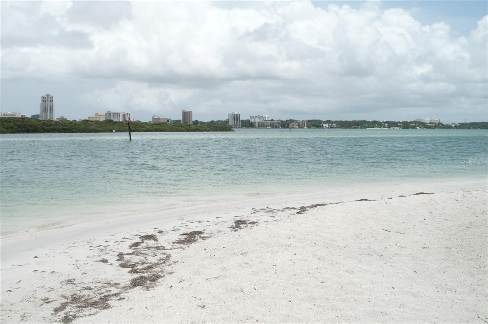 Image 25 of 30 For 845 Gulfview Boulevard 110