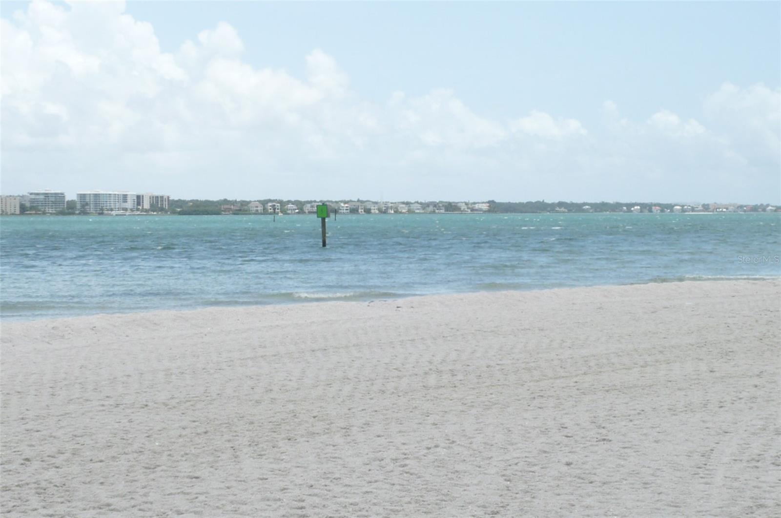 Image 27 of 30 For 845 Gulfview Boulevard 110