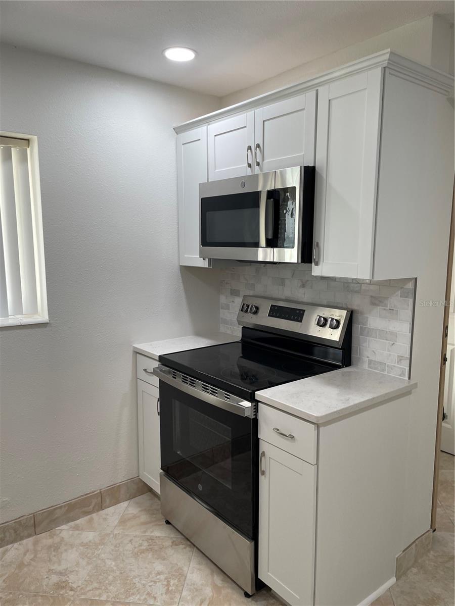 Image 5 of 30 For 845 Gulfview Boulevard 110