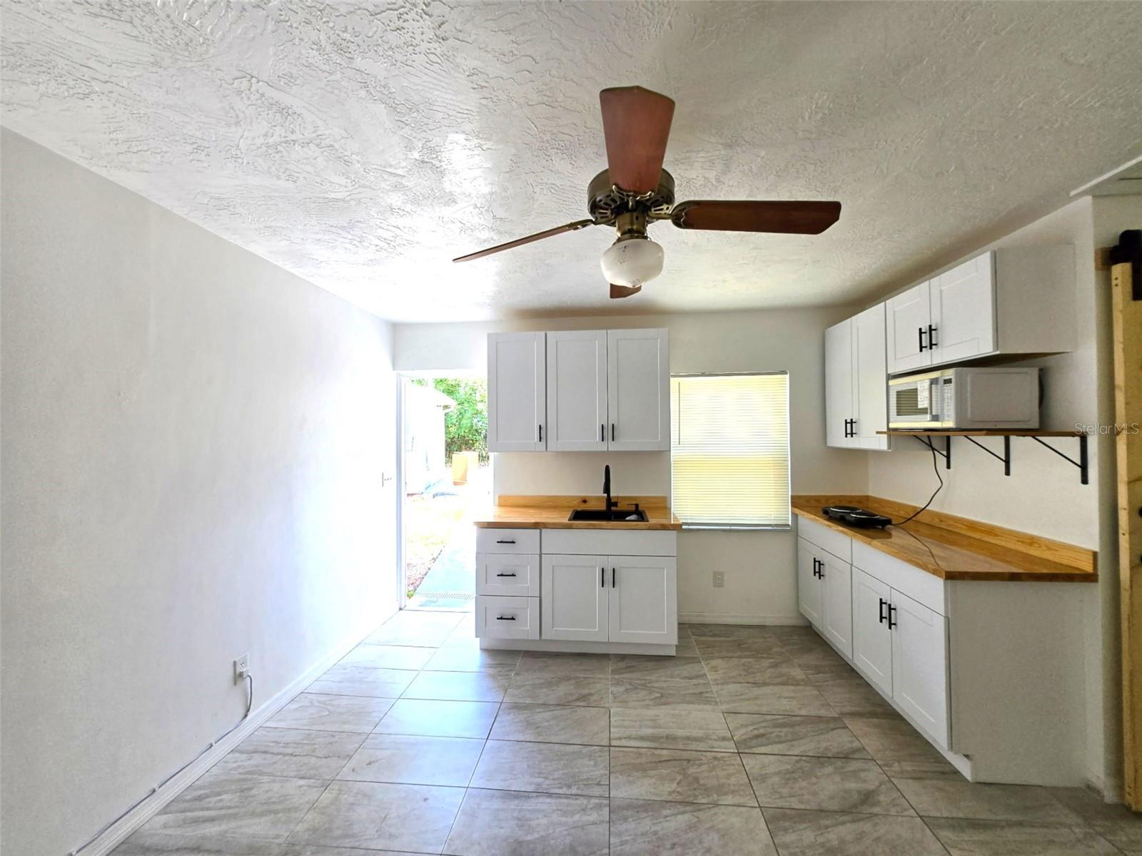 Image 11 of 13 For 1611 Canterbury Road N