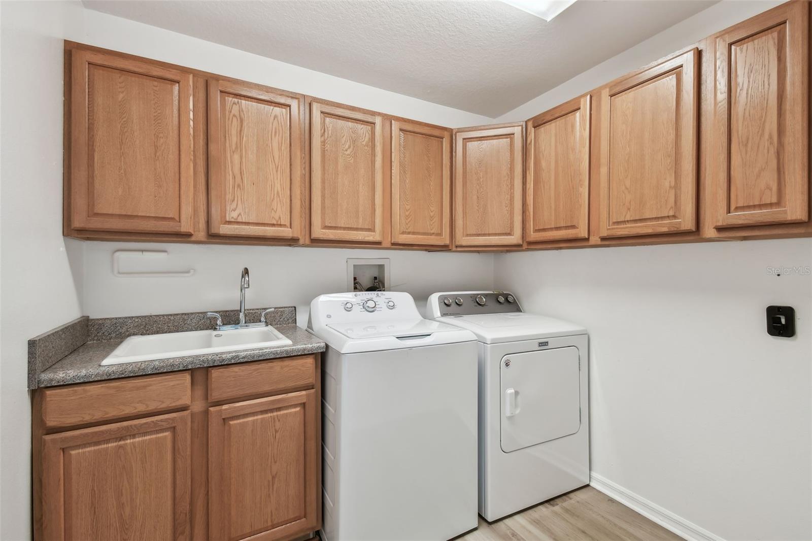 Image 20 of 55 For 19106 Beckett Drive