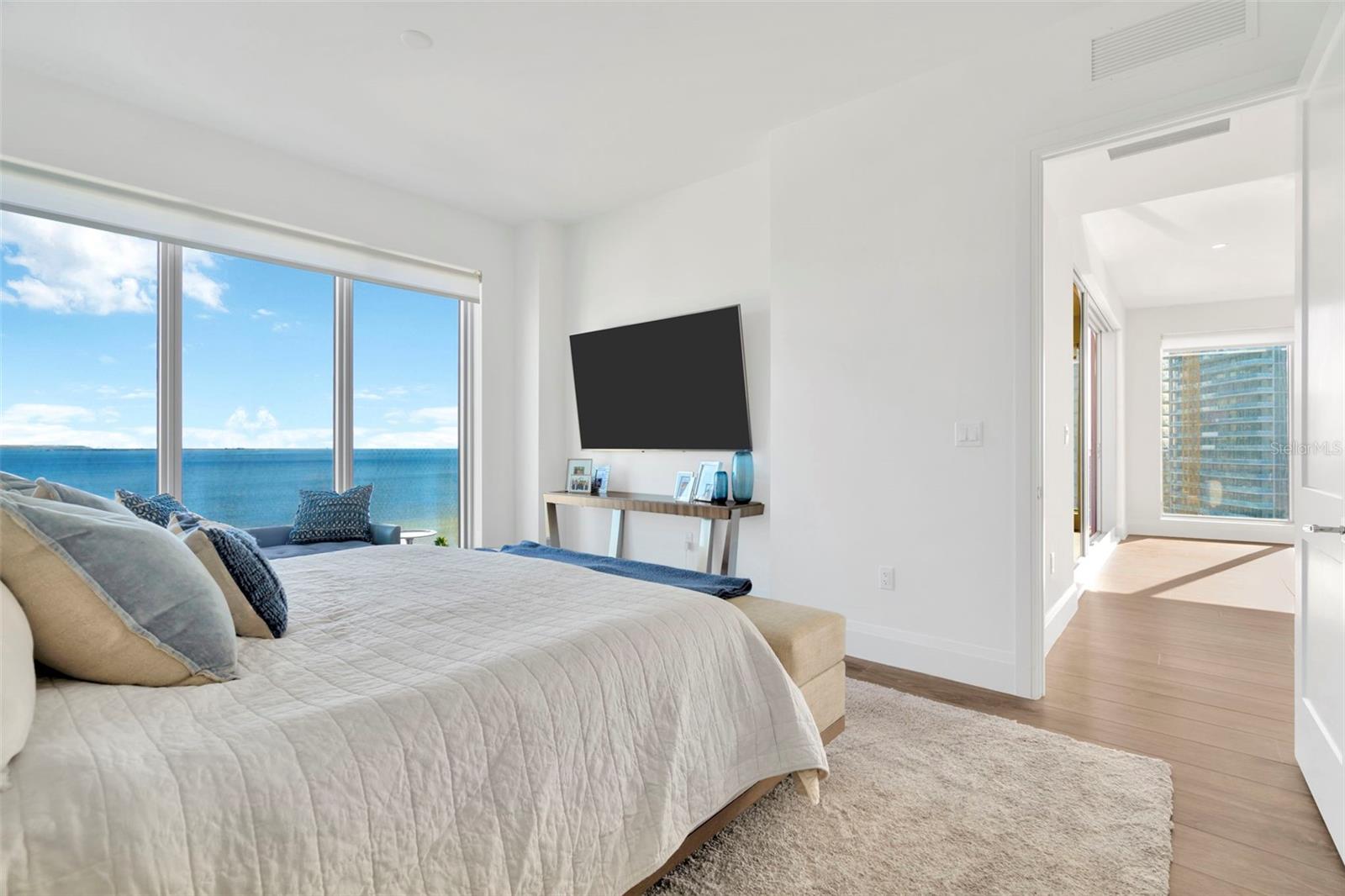 Image 15 of 48 For 2910 W Barcelona Street 1004