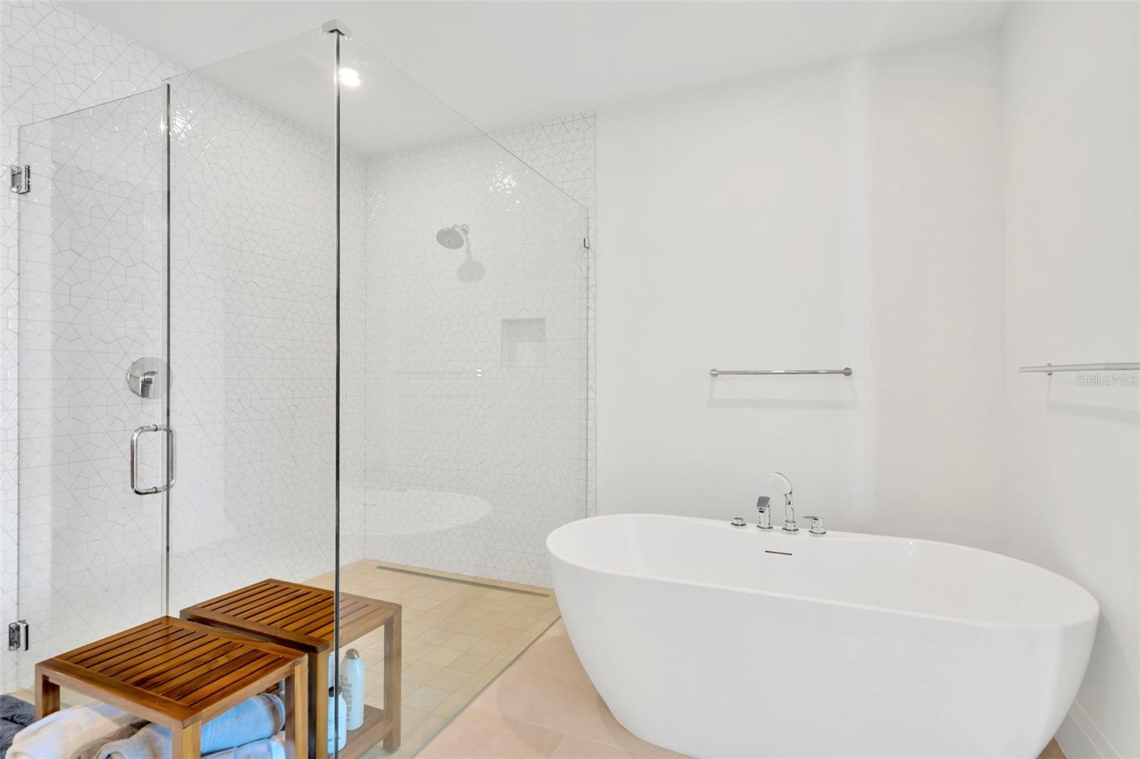 Image 19 of 48 For 2910 W Barcelona Street 1004