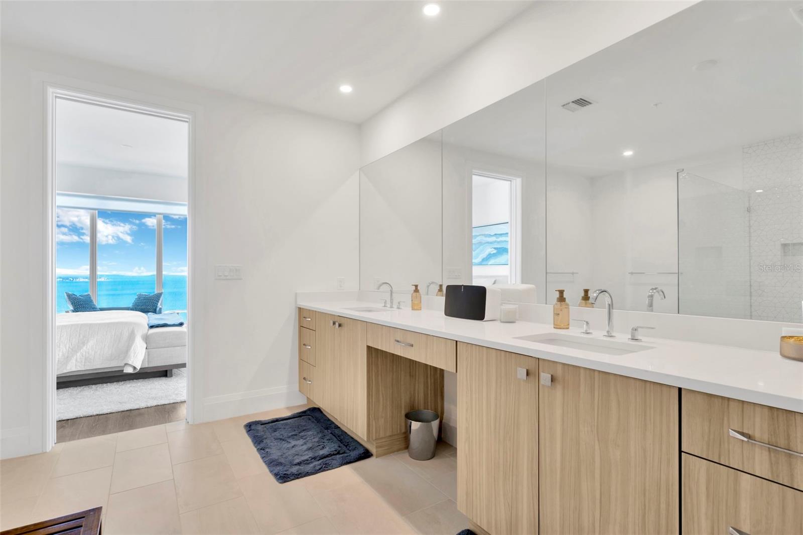 Image 20 of 48 For 2910 W Barcelona Street 1004