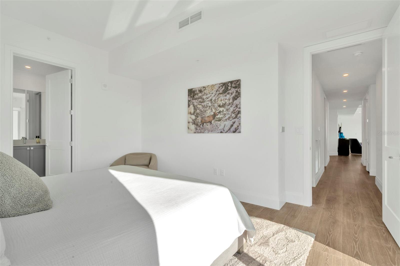 Image 31 of 48 For 2910 W Barcelona Street 1004