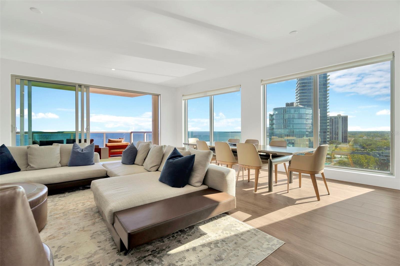 Image 4 of 48 For 2910 W Barcelona Street 1004