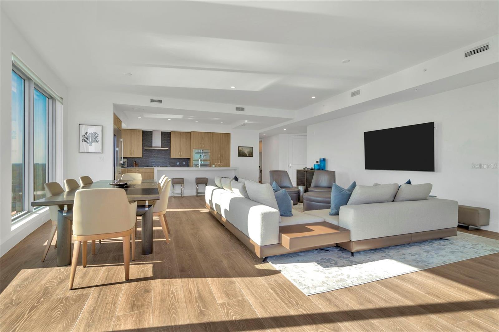 Image 6 of 48 For 2910 W Barcelona Street 1004