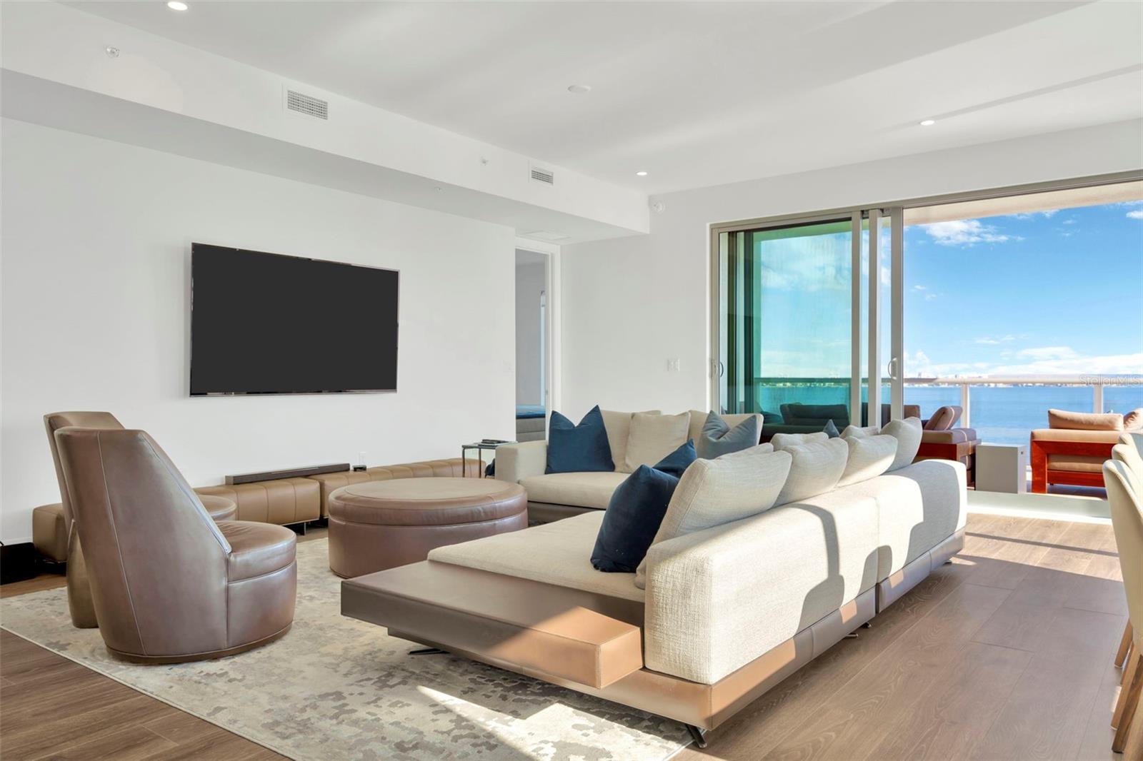 Image 7 of 48 For 2910 W Barcelona Street 1004