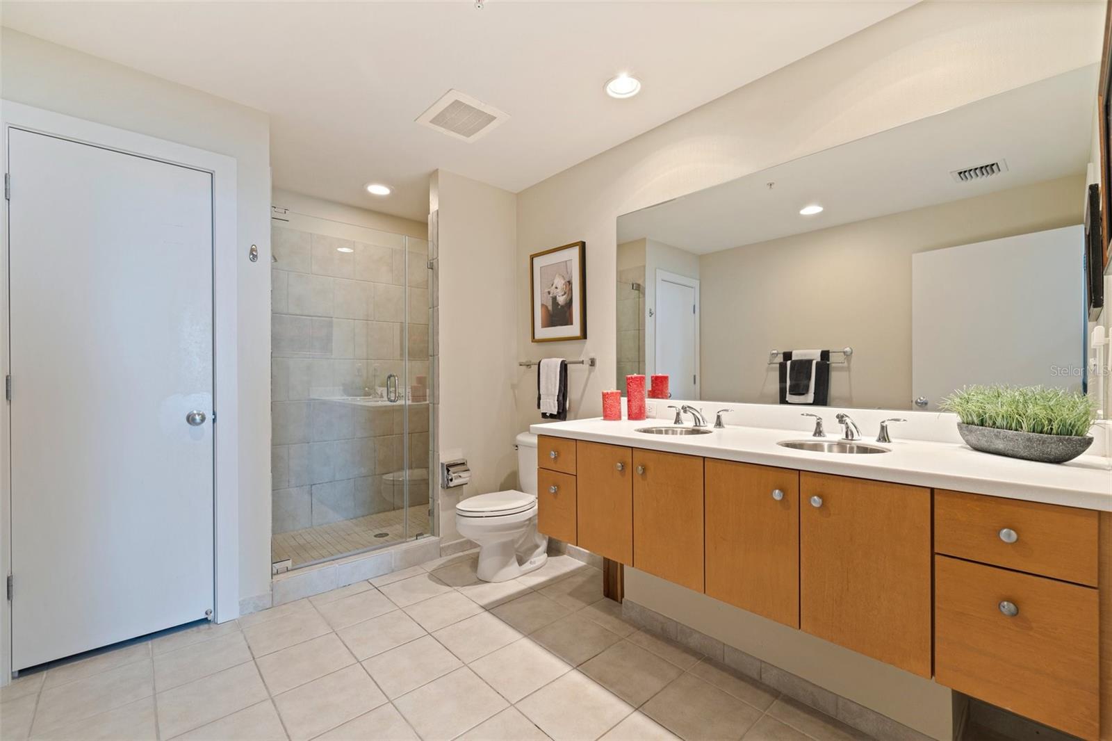 Image 20 of 45 For 1208 Kennedy Boulevard 831