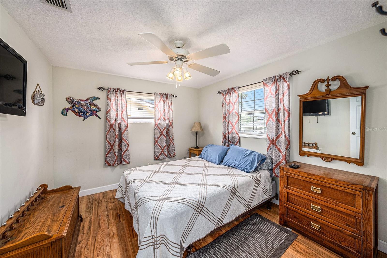 Image 11 of 20 For 1179 Lazy Lake Road W