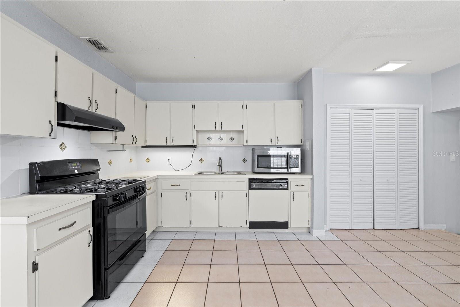Image 12 of 38 For 2306 Ivy Street