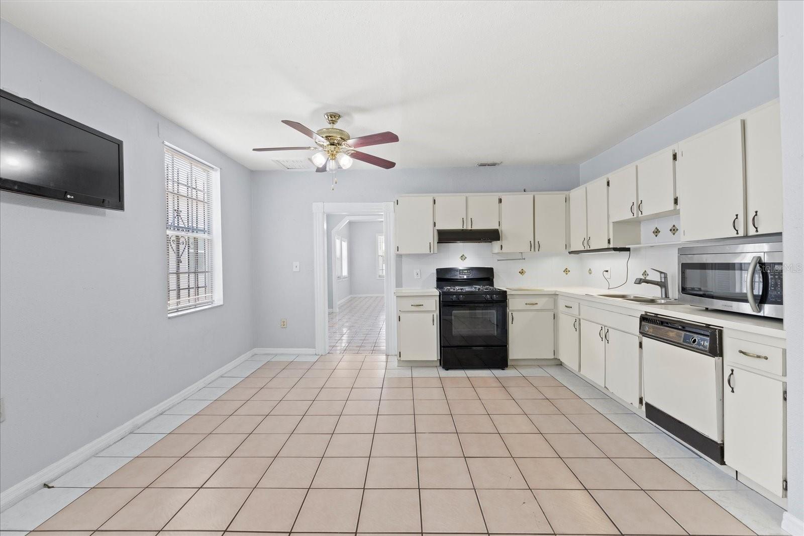 Image 13 of 38 For 2306 Ivy Street