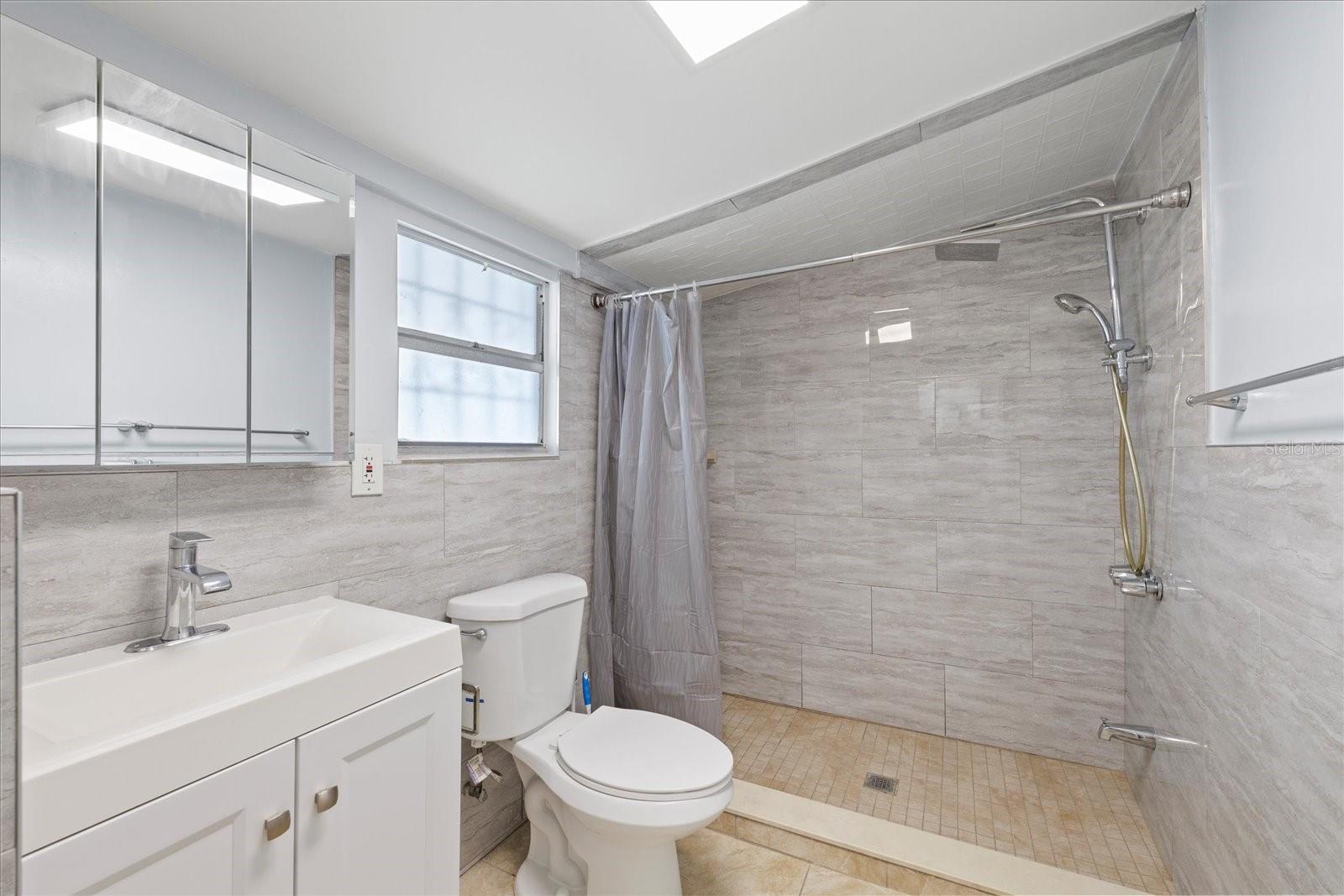 Image 15 of 38 For 2306 Ivy Street