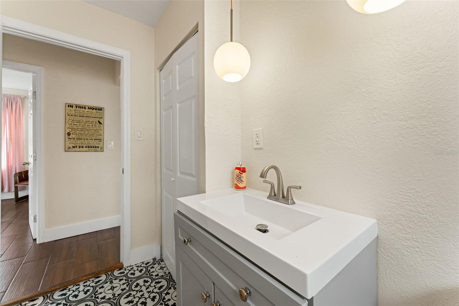 Image 15 of 43 For 4600 Chancellor Street Ne