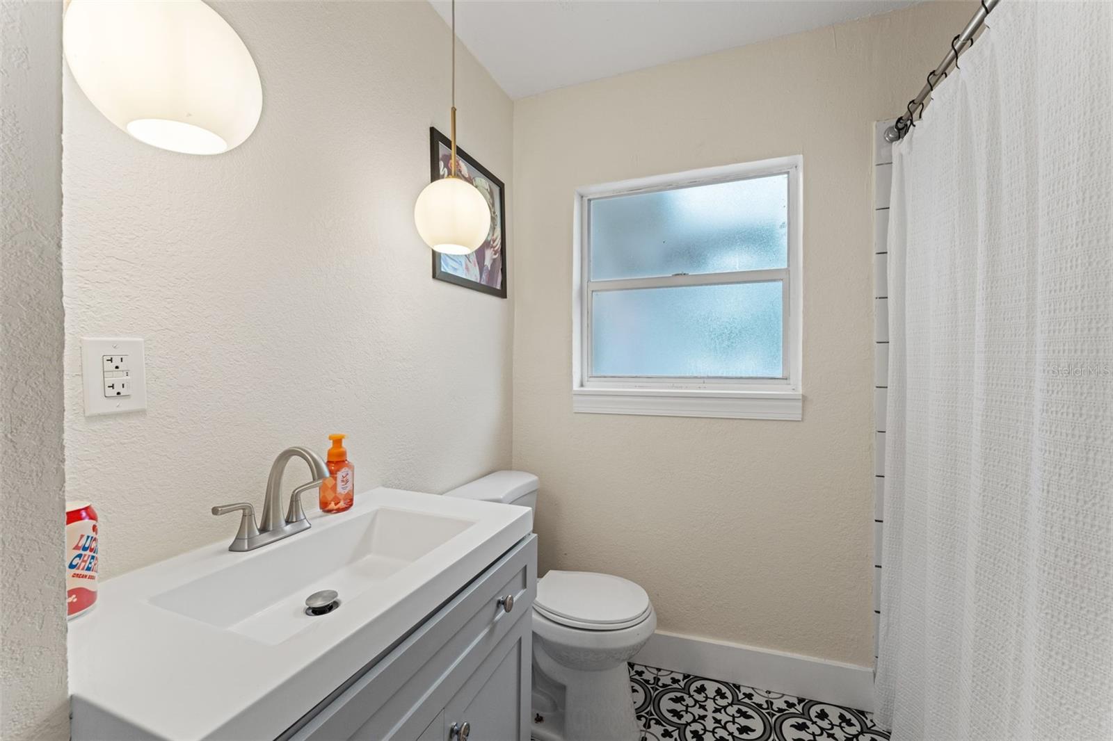 Image 16 of 43 For 4600 Chancellor Street Ne