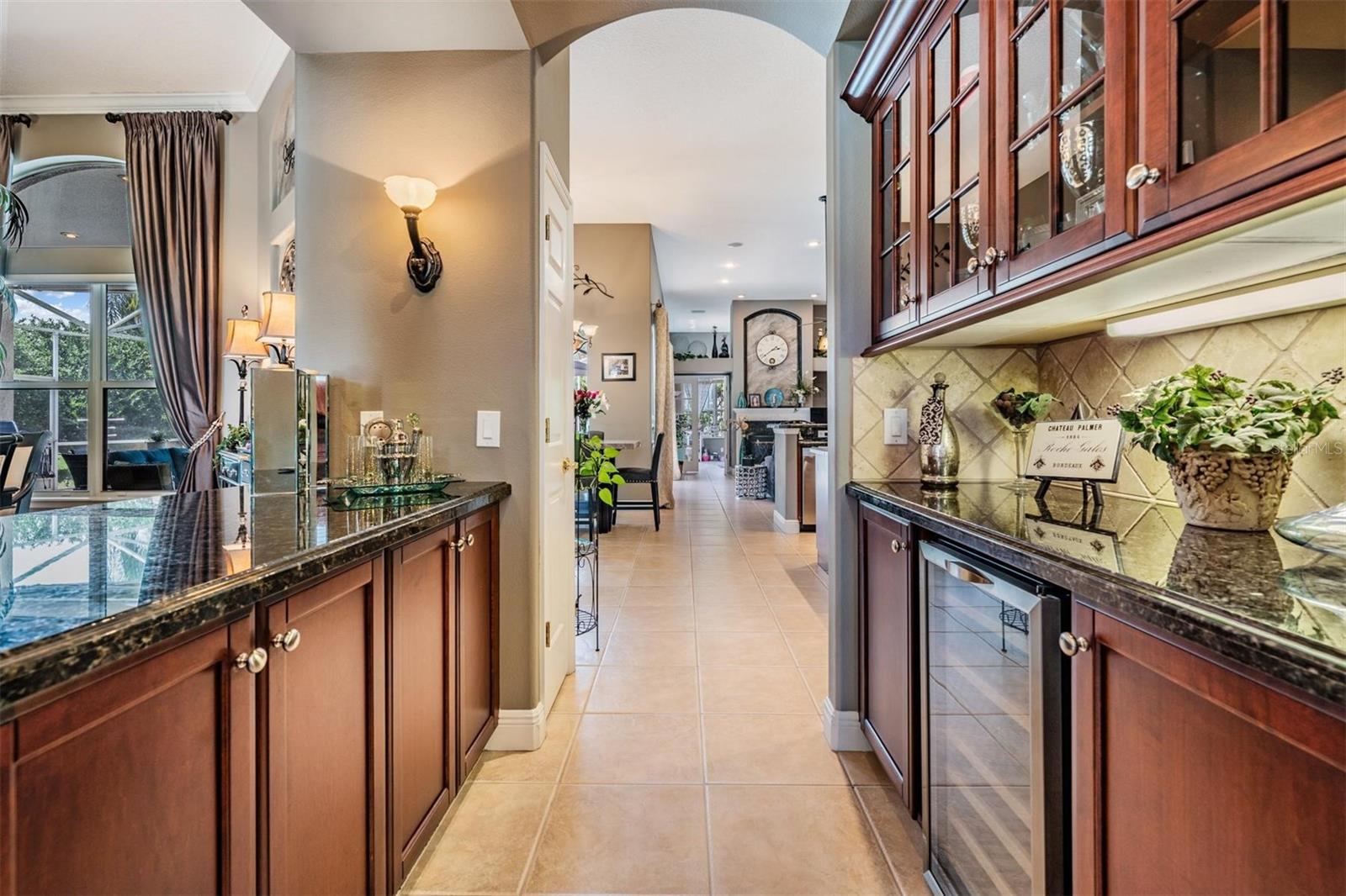 Listing photo id 8 for 3727 Janus Way