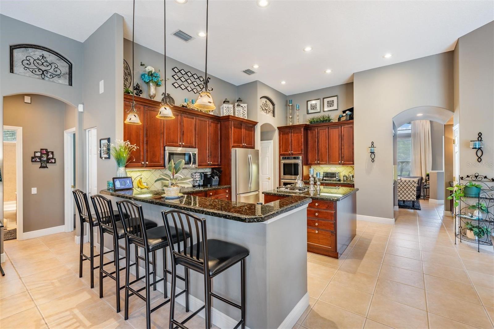 Listing photo id 13 for 3727 Janus Way