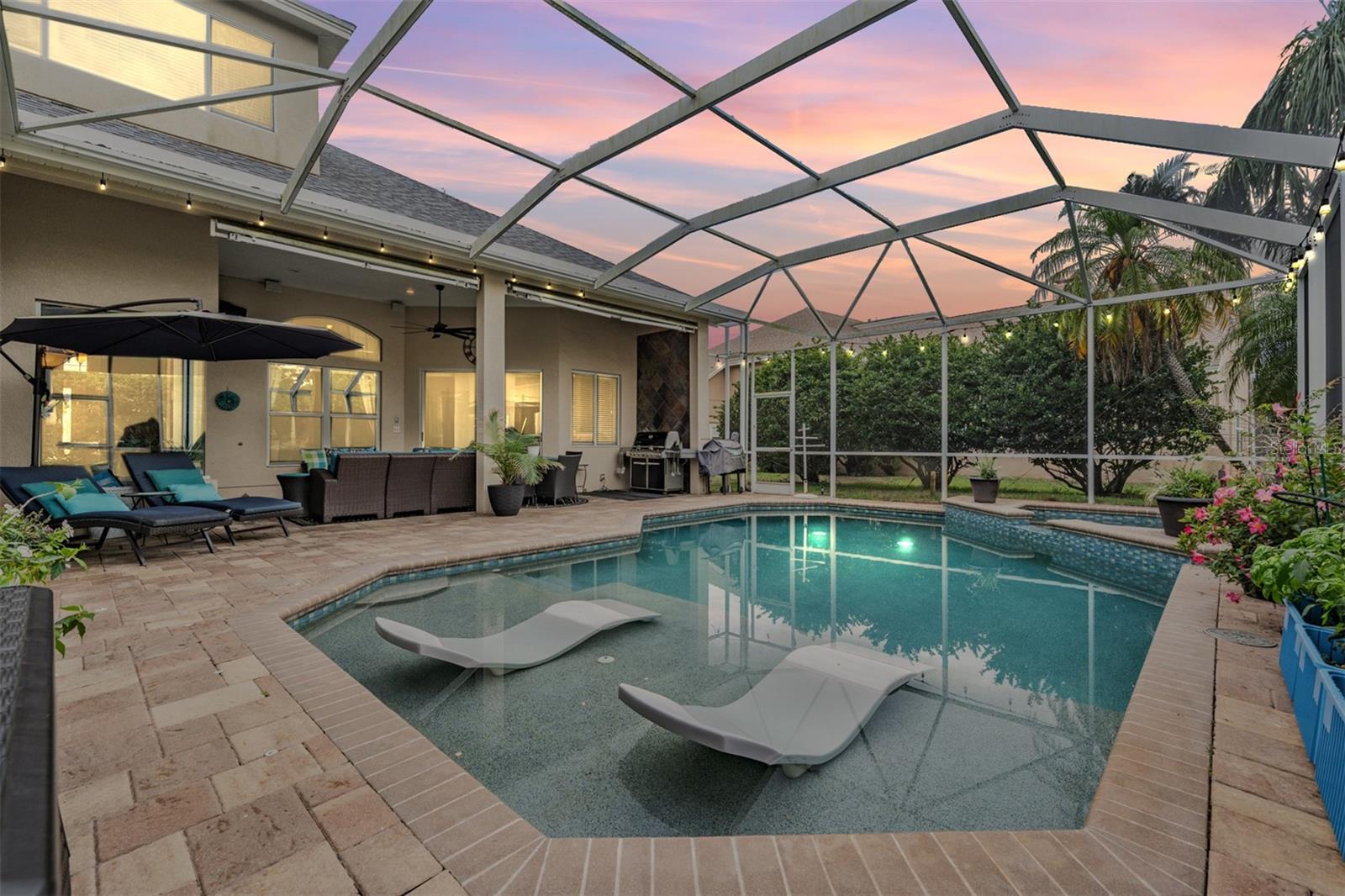 Listing photo id 0 for 3727 Janus Way