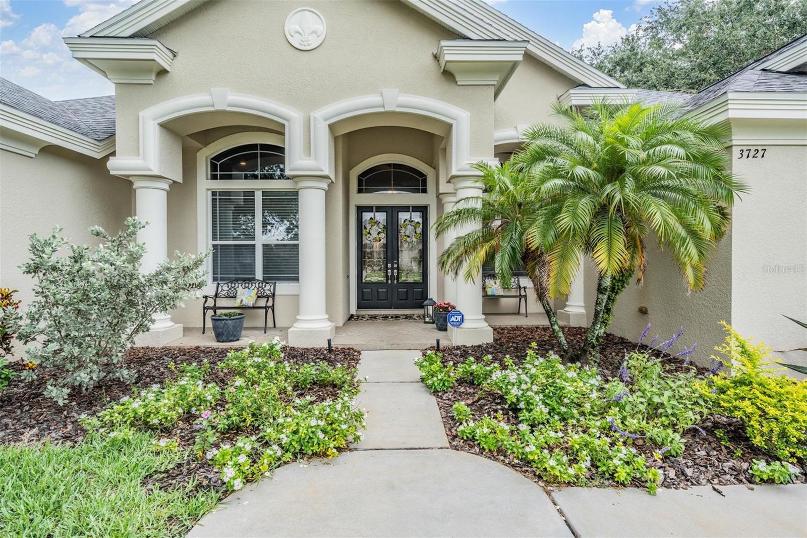 Listing photo id 1 for 3727 Janus Way