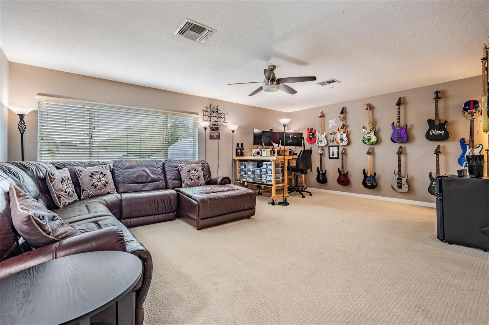 Listing photo id 34 for 3727 Janus Way