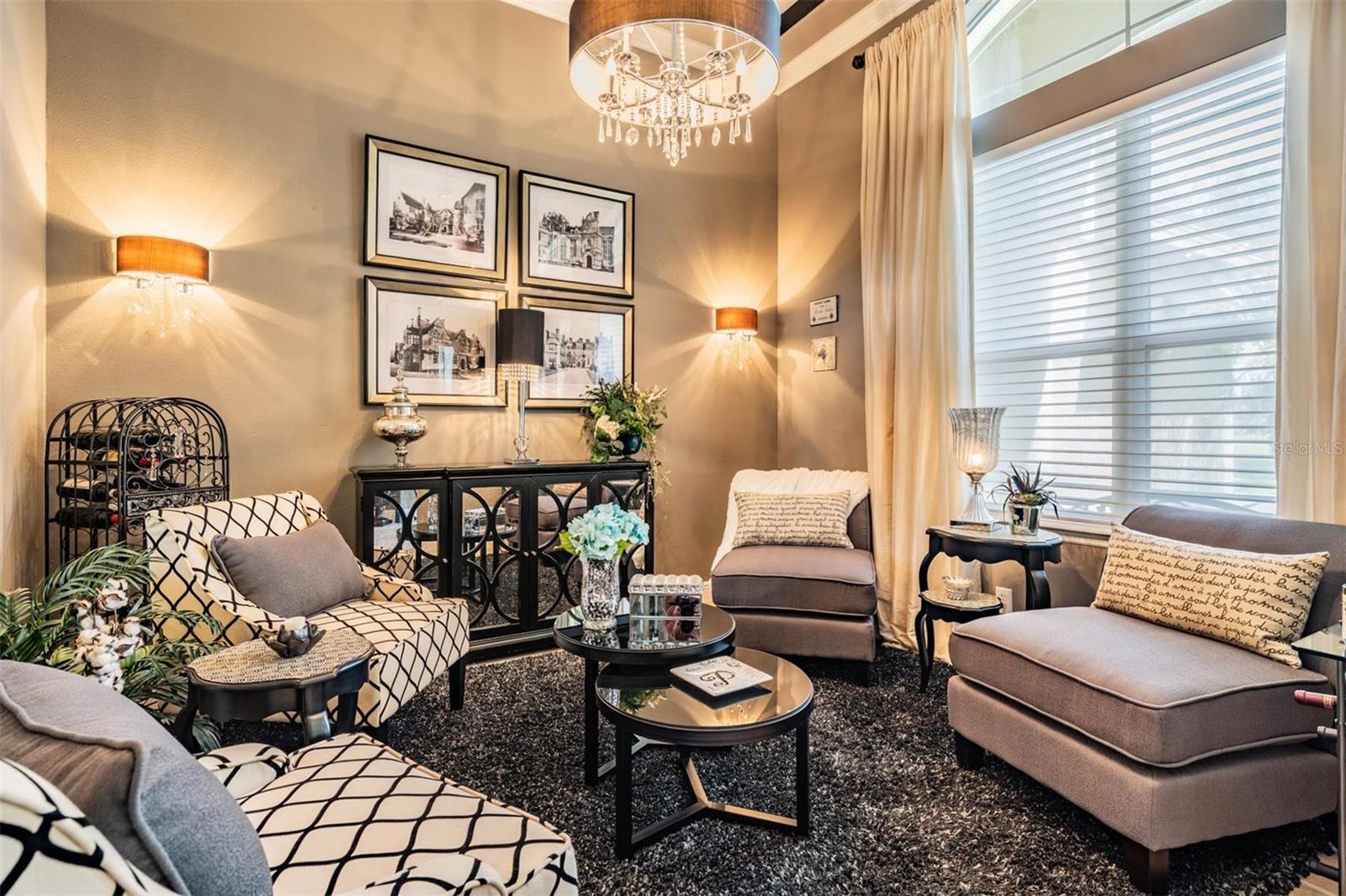 Listing photo id 3 for 3727 Janus Way