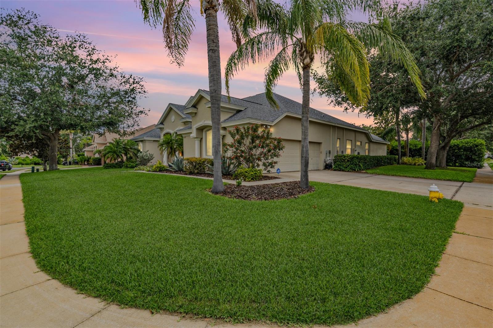 Listing photo id 48 for 3727 Janus Way