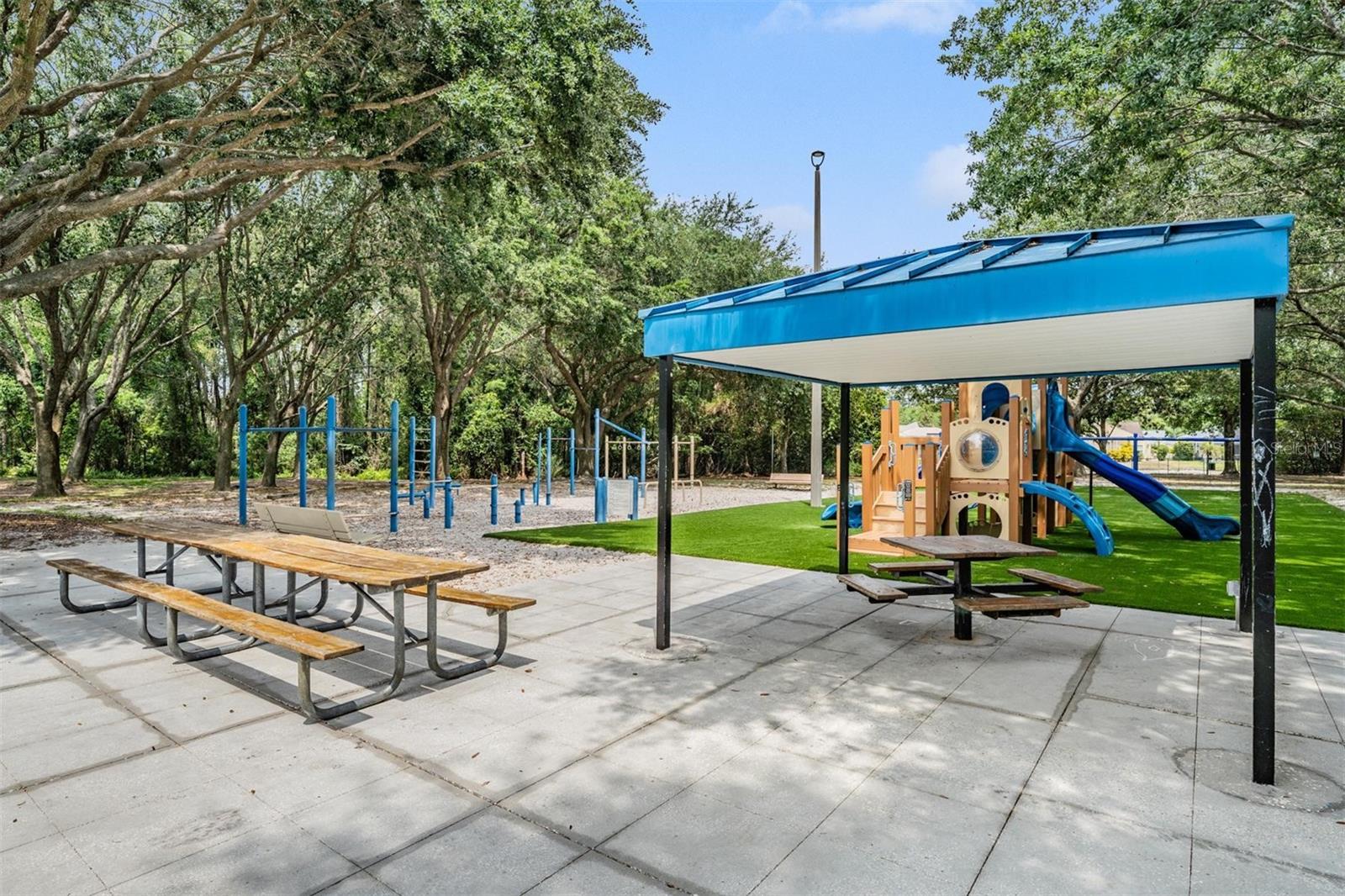 Listing photo id 77 for 3727 Janus Way