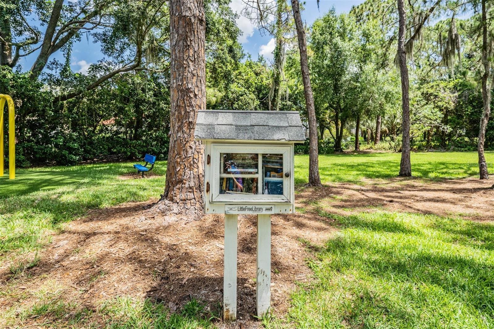 Listing photo id 86 for 3727 Janus Way