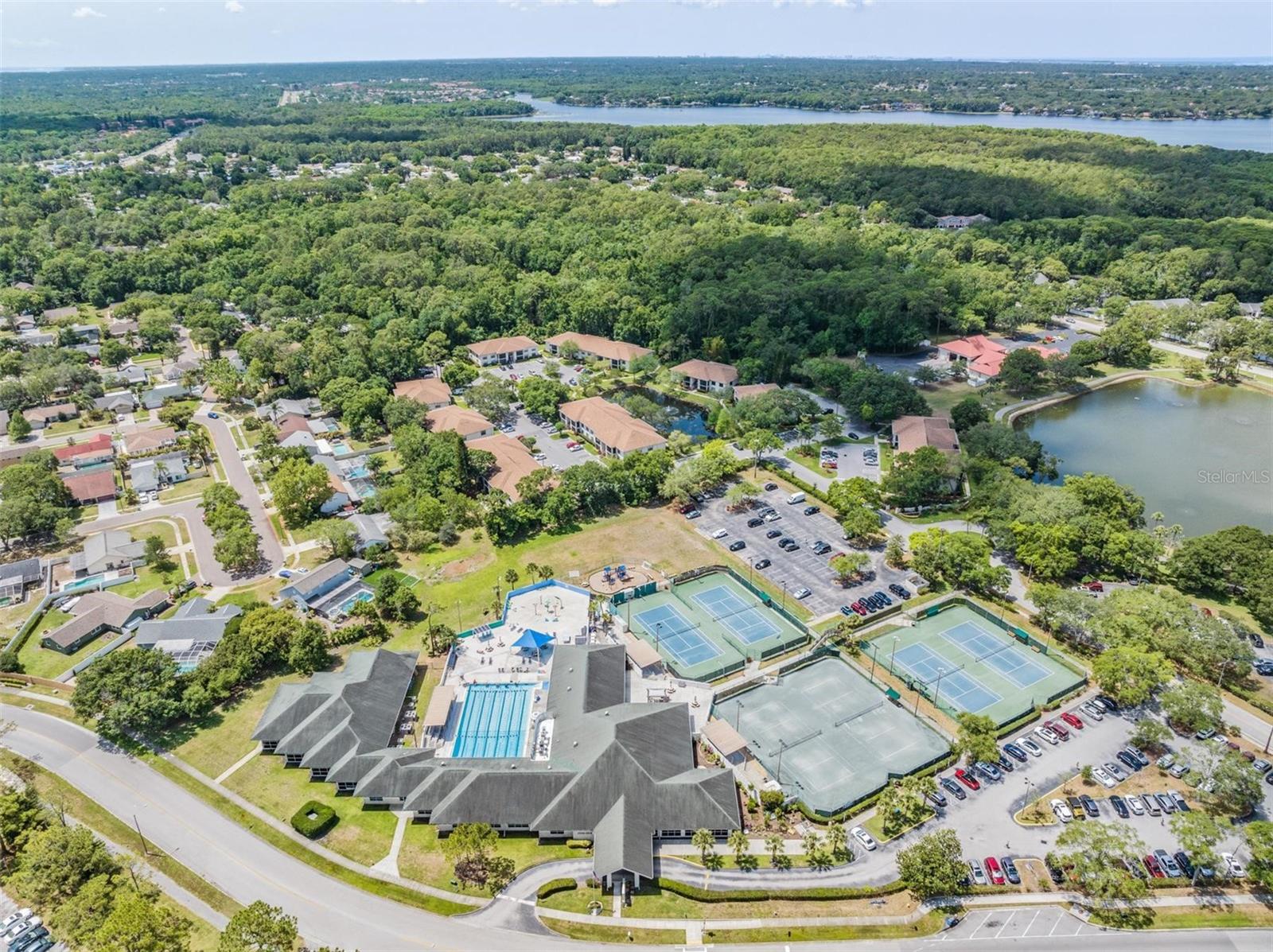 Listing photo id 93 for 3727 Janus Way